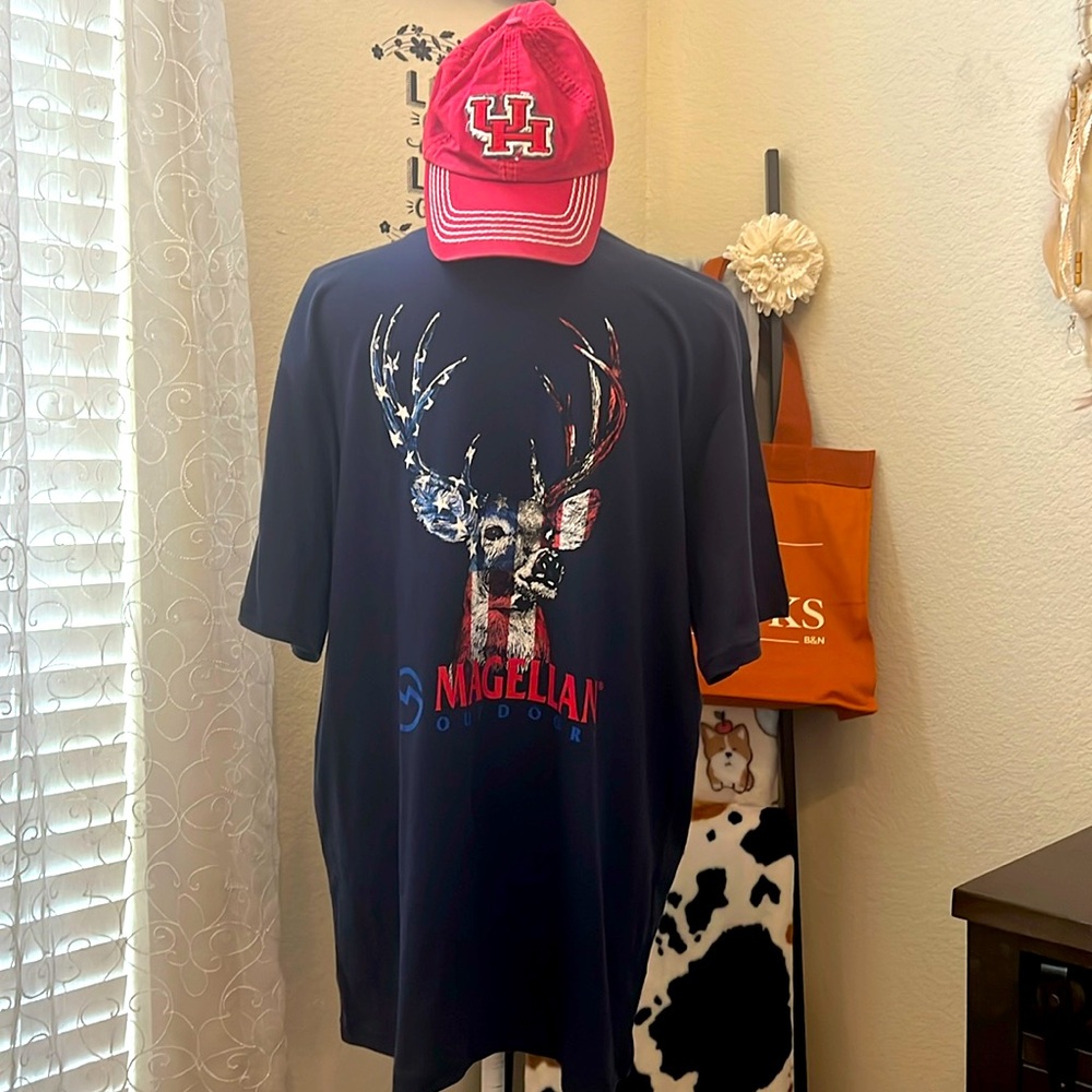 Magellan Outdoors Men's Navy T-Shirt with American Flag Deer Graphic
